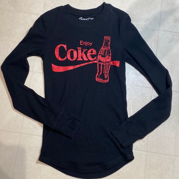 Coke Logo Thermal🔥 Black with Shimmering RED COKE Logo! Junior Size med - Picture 1 of 10